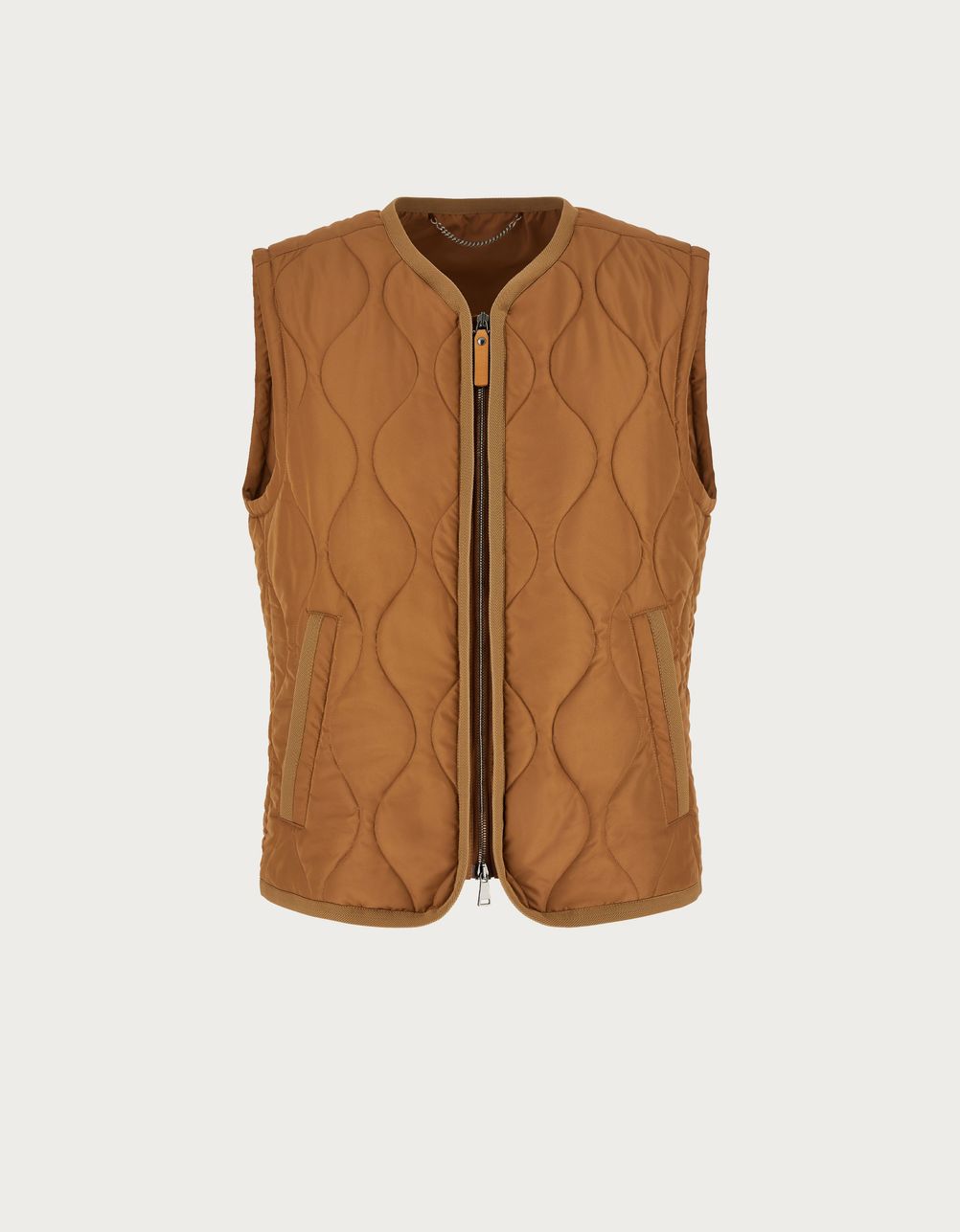 Quilted waistcoat in cinnamon technical fabric
