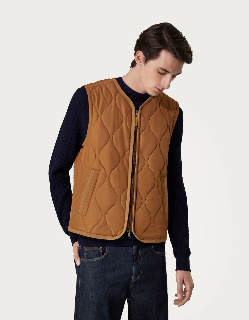 Quilted waistcoat in cinnamon technical fabric