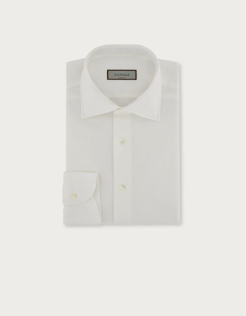 Slim-fit shirt in white cotton seersucker