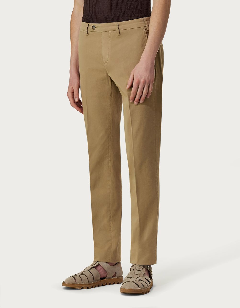 Chino pants in beige garment-dyed cotton microtwill