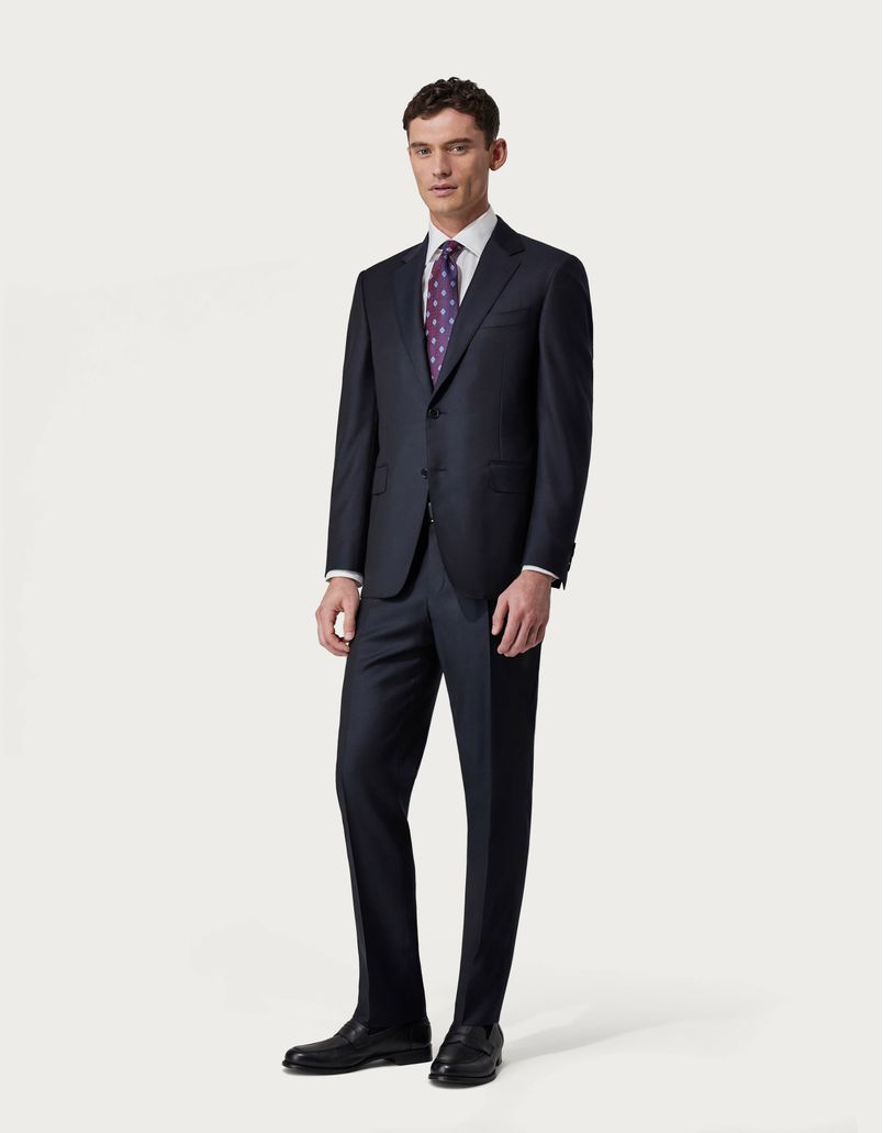 Suit in navy blue wool