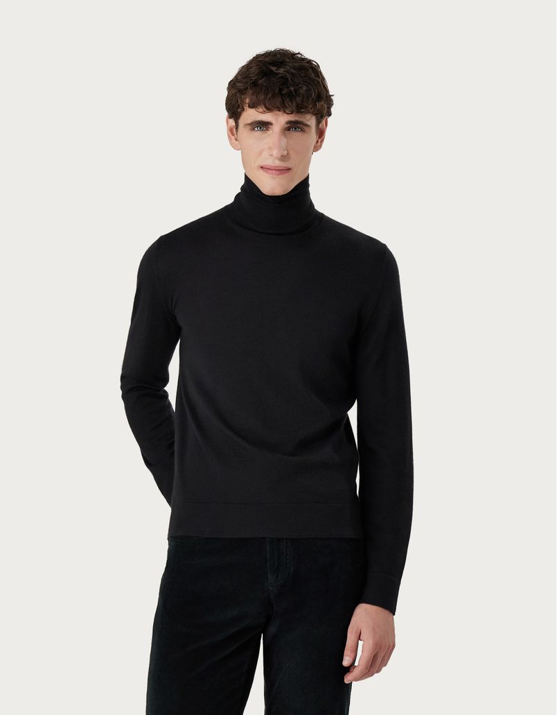 Black turtleneck in cashmere, wool and silk